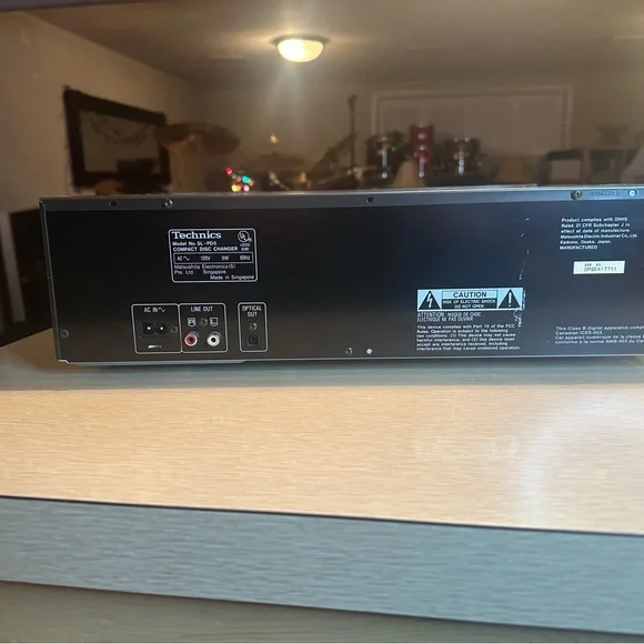 Technics SL-PD687 Compact Disc Changer - 5 Disc -  Black - Tested *NEW BELTS* - Picture 8 of 10